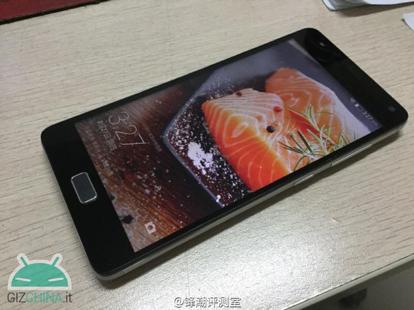 The Lenovo Vibe P1 is shown in the first real images in view of the IFA -  