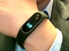 Xiaomi Mi Band 2 con LCD