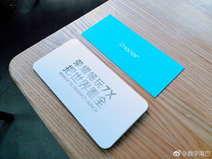 Huawei-Honor-7X-invito-02