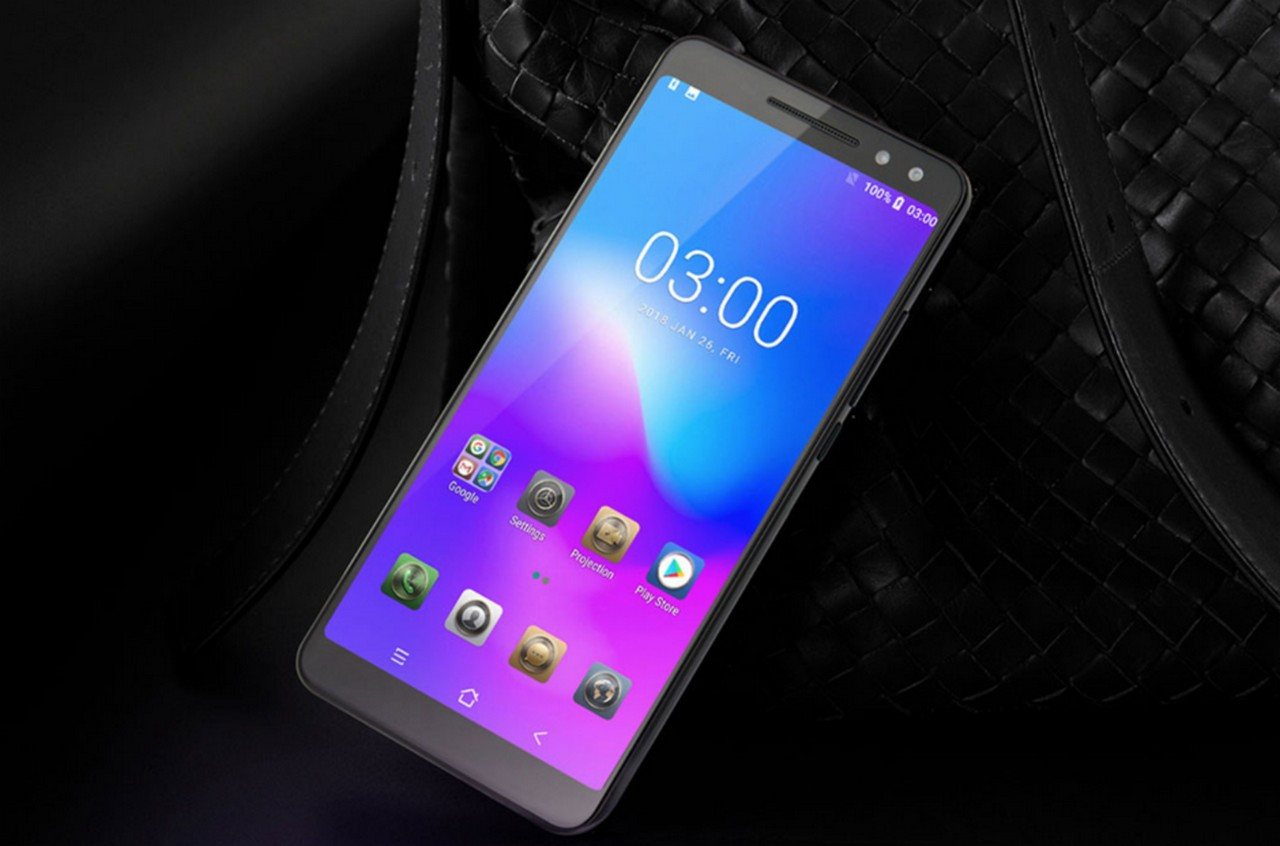 Blackview MAX1 è uno smartphone ma anche un mini proiettore