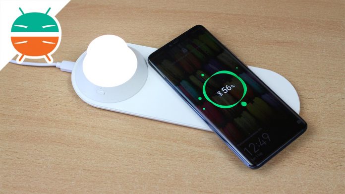 Xiaomi-Yeelight-Wireless-Charging-Night-Light-copertina