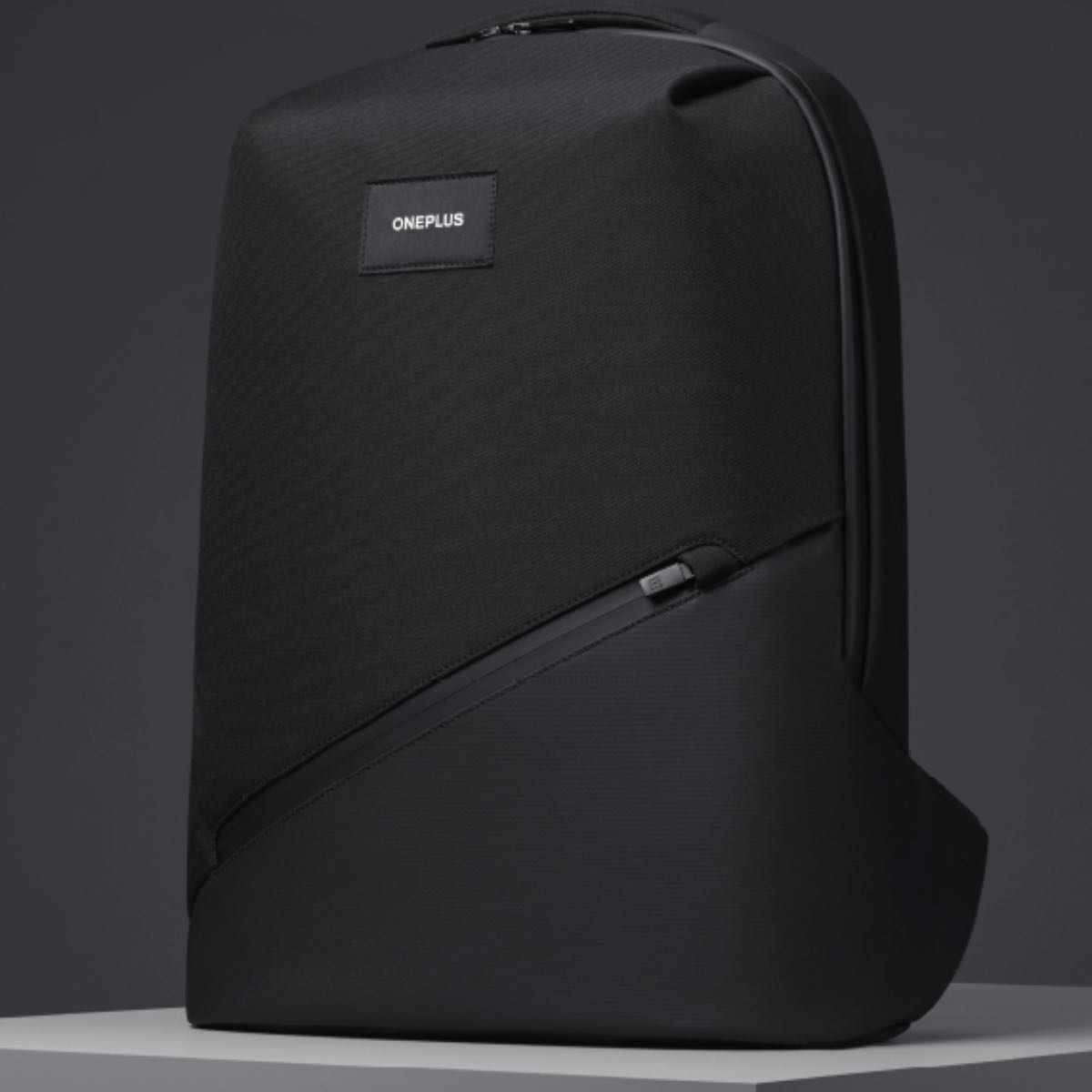 OnePlus launches the new Urban Traveler Backpack - GizChina.it