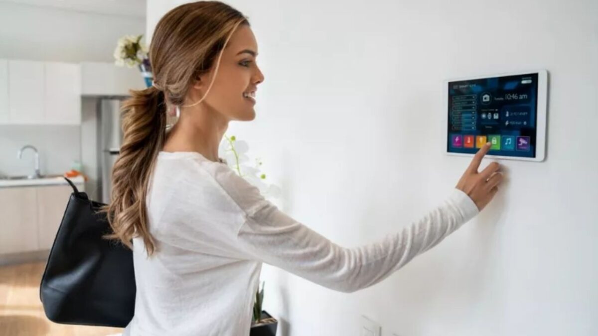 Google smart home novità display PMOLED