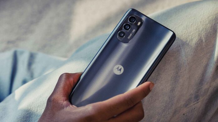 motorola moto g82 5G ufficiale italia specifiche tecniche prezzo uscita