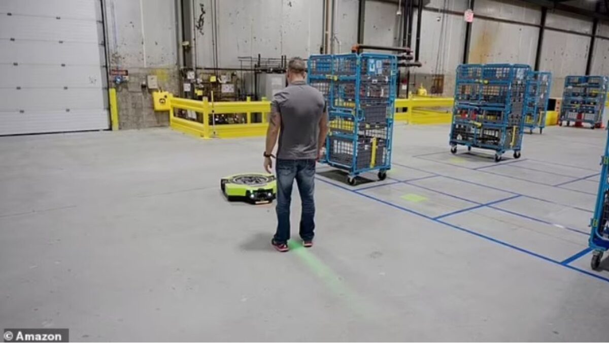 Amazon Proteus Robot da terra autonomo cosa può fare