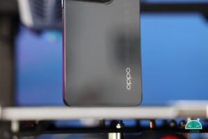 Recensione OPPO Reno 8 Pro 5g caratteristiche fotocamera display hardware batteria prezzo offerta sconto coupon italia