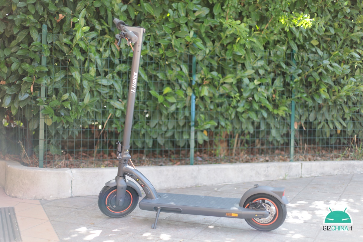 Review NAVEE N40 cheap electric scooter powerful autonomy discount offer coupon Italy