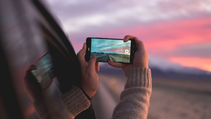 LG nuovo sensore zoom ottico 4X 9X OIS fotocamera smartphone