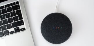 Google Nest Mini vulnerabilità spiare conversazioni