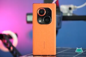 Recensione Tecno Phantom X2 Pro fotocamera retrattile motorizzata pop out caratteristiche hardware display batteria ricarica prezzo sconto italia