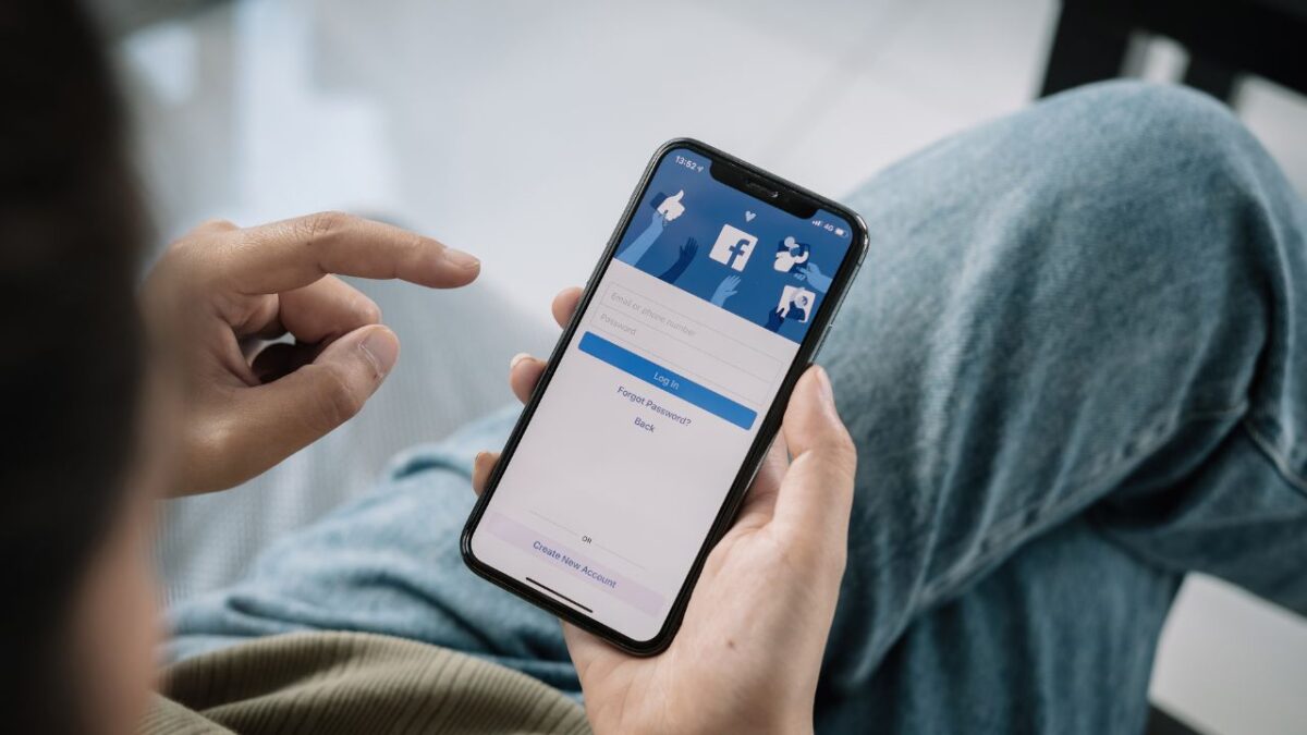 Meta Verified Badge Blu verifica a pagamento per facebook instagram