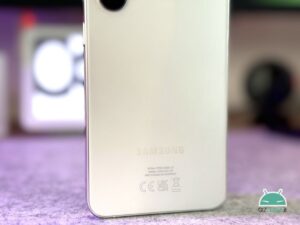 Recensione Samsung Galaxy S24 piccolo compatto caratteristiche prestazioni fotocamera prezzo italia foto photo sample benchmark