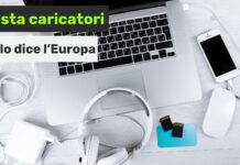 caricatore smartphone europa