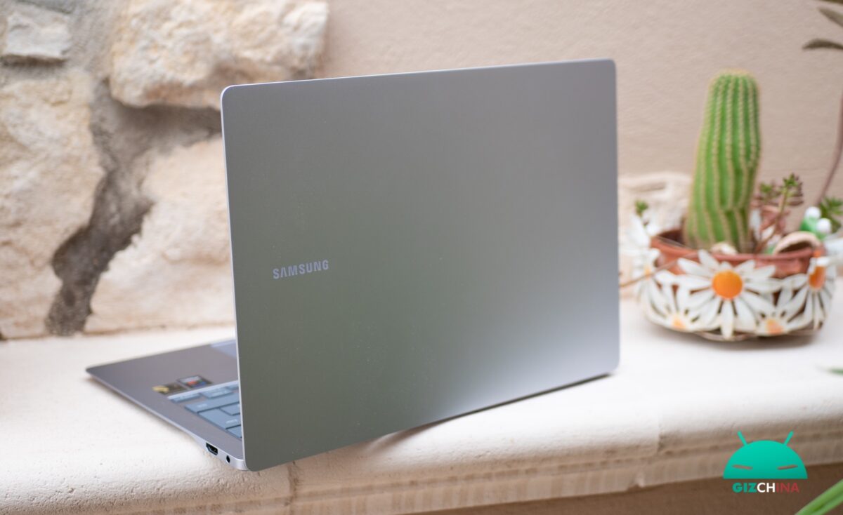 recensione samsung galaxy book4 edge notebook copilot+ ai