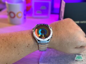 Recensione Huawei Watch ultimate green verde smartwatch economico titanio iphone android fitness sonno cardiaco prezzo caratteristiche sconto offerta italia