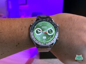 Recensione Huawei Watch ultimate green verde smartwatch economico titanio iphone android fitness sonno cardiaco prezzo caratteristiche sconto offerta italia