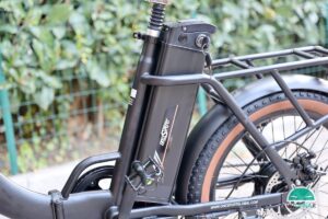 Recensione onesport ot16 migliore fat bike elettrica pieghevole città 250w legale italia prezzo caratteristiche autonomia prestazioni motore velocità sconto offerta